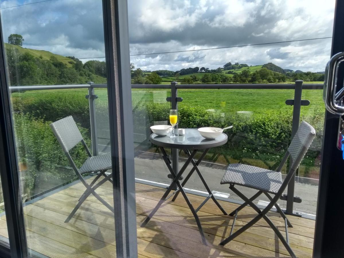 Gerycastell Luxury Holiday Apartment With Stunning Views & Ev Station Point Carmarthen Exteriér fotografie