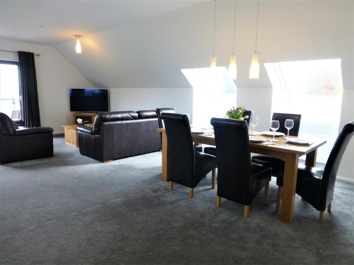 Gerycastell Luxury Holiday Apartment With Stunning Views & Ev Station Point Carmarthen Exteriér fotografie